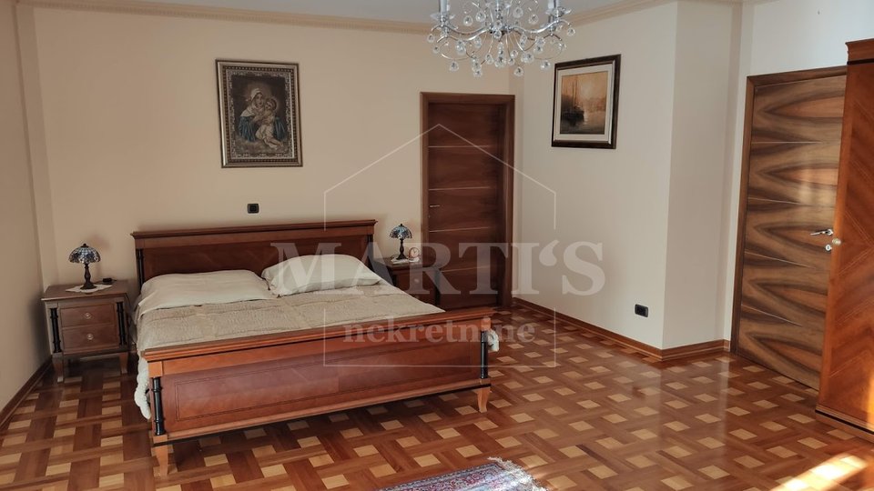 House, 620 m2, For Sale, Zagreb - Gajnice