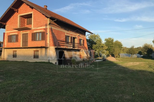 House, 360 m2, For Sale, Zagreb - Resnički gaj
