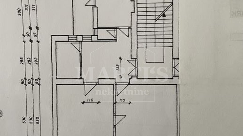 Kvatrić, Maksimirska, 3-soban, 94 m2, 2 balkona, 1. kat