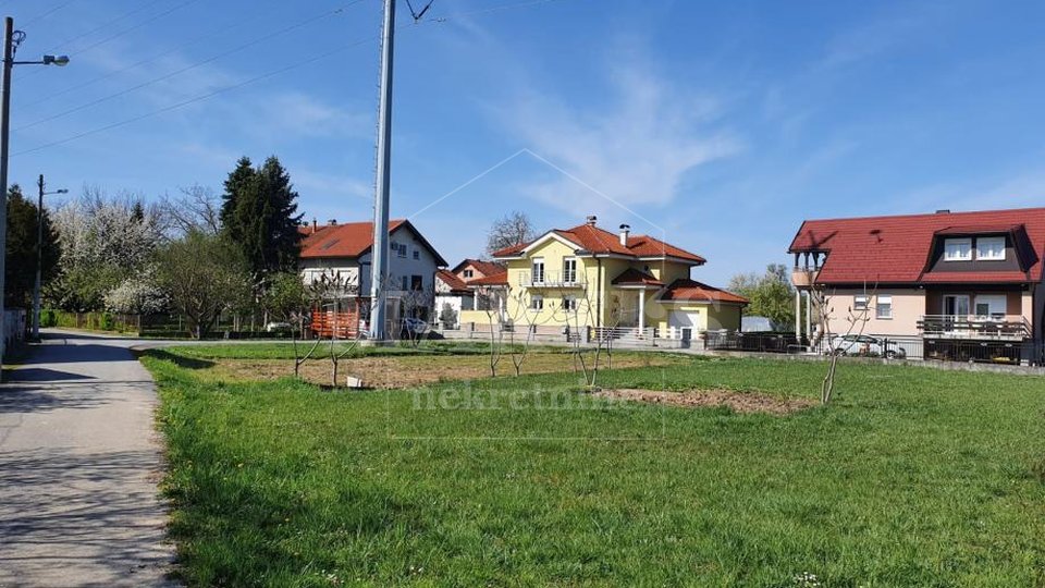 Grundstück, 1122 m2, Verkauf, Zagreb - Lučko