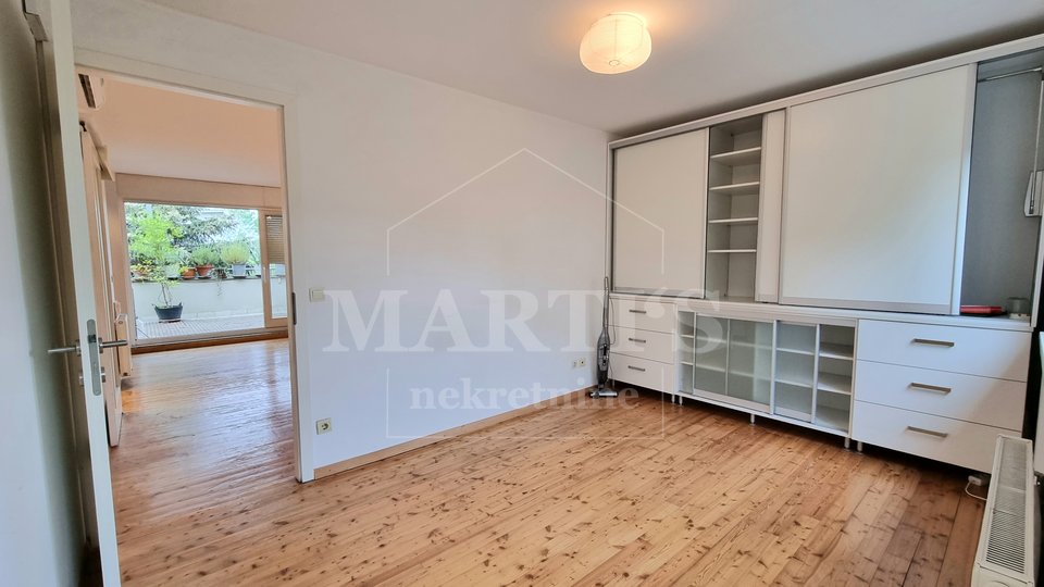 HOTO VILE - 75.70m2: PROSTRAN 2S STAN SA VELIKOM TERASOM!