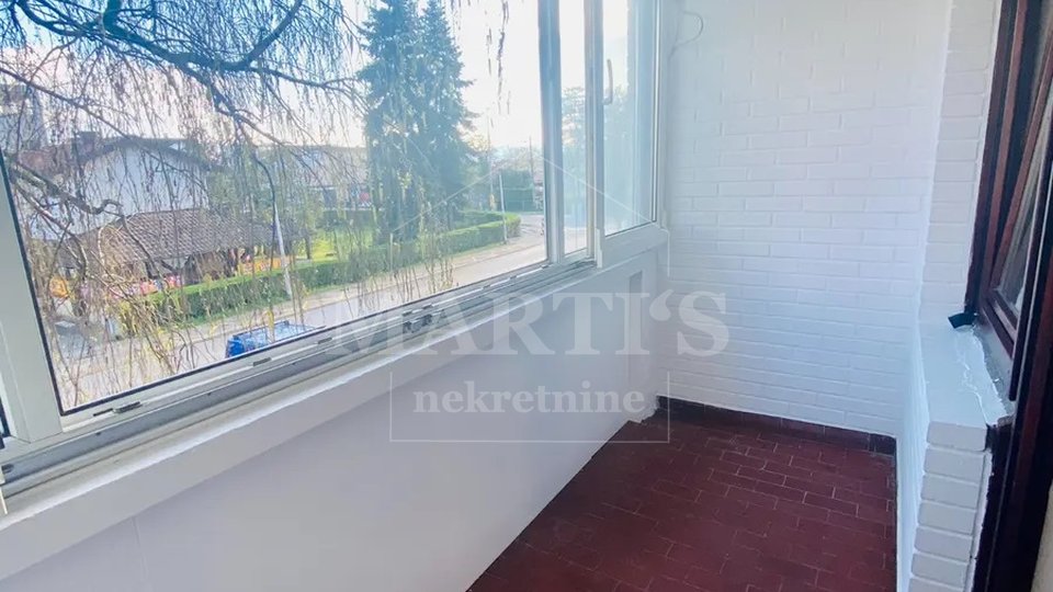 ZAPREŠIĆ CENTAR: 38m2, 1. kat, useljivo odmah!