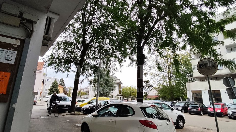 Garage, 25 m2, Verkauf, Zagreb - Knežija