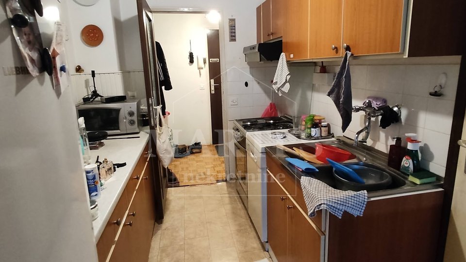 Travno, 4 sobe, 86 m2, 3 balkona, garaža